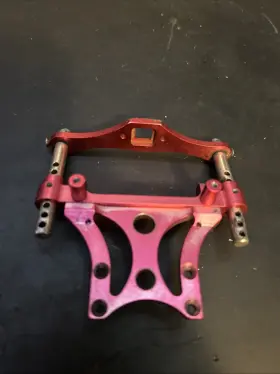 Dyn7607r Dynamite Aluminum F/r Shock Stay Blue Tmaxx Emaxx Tower Red Dyn7607r Dynamite Aluminum F/r Shock Stay Blue Tmaxx Emaxx Tower Red