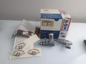25bbcl Fox 25 Bb Cl Engine With Schnuerle Ports / Muffler New