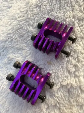 86582 Hpi Compatible Purple Billet Heatsink Engine Mount