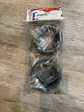 Schu6885 Schumacher Mezzo 1/10 Buggy Rear Carpet Tire 2