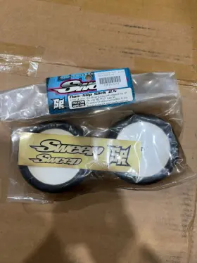 110f24-3413 Sweep Racing Non-slip 4wd White Xs Yellow Front Tires