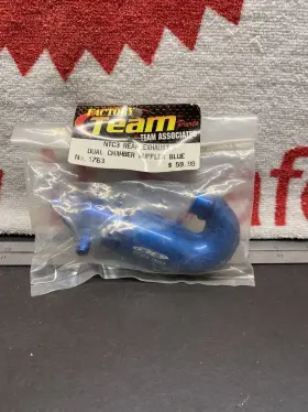 1763 Team Associated #1763 Rear-exhaust Dual-chamber Muffler Blue