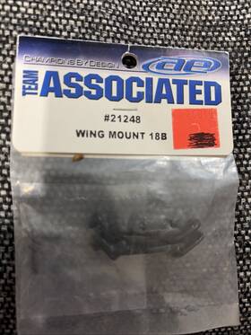 Team Associated 21248 Rc18b Wing Mount 18b New In Pack Nos