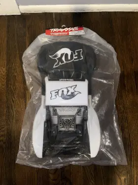 6849 Traxxas Body Slash 4x4 Fox Edition - Clipless Black/white With Decals