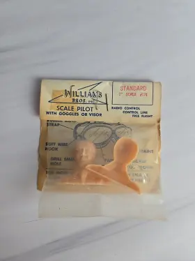 17400 Williams Brothers Bros 1 Inch Scale Standard Pilot With Goggles #17400 New Old Stock